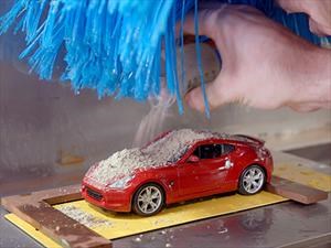 Los autos a escala de Nissan ya tienen su mini lavadero
