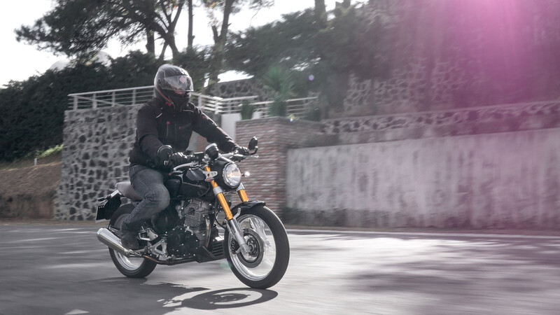 Manejamos la Italika Blackbird