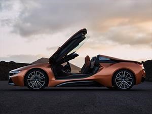 El BMW i8 se quita el techo en Los Ángeles