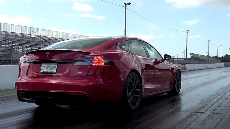 Tesla Model S Plaid es el auto de producción masiva más rápido del mundo en el cuarto de milla