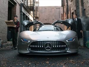 Batman cambia su Batimovil por un Mercedes-Benz