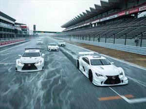 5 Lexus danzando en Fuji Speedway