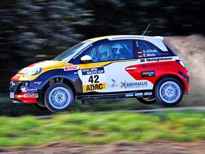 Opel se lució con los modelos Adam Cup y Astra OPC