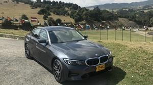 BMW Serie 3 330i, el sedán deportivo que ya rueda en Colombia