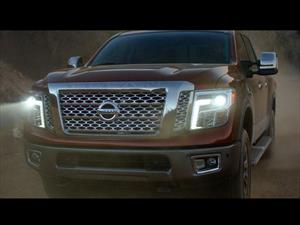 Video: Nissan Titan XD 2016 rinde tributo a Chevrolet, Ford y Ram