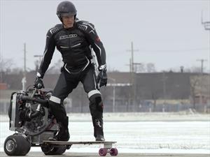Dolph Lundgren se pone extremo con un motor Ford EcoBoost de 1.0 L