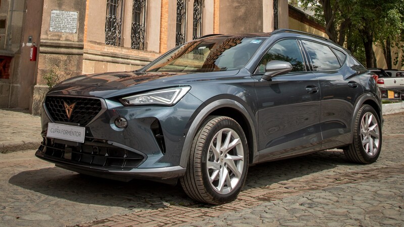 Cupra Formentor MID 2022, primer contacto: aún con 190 hp no deja de ser deportivo