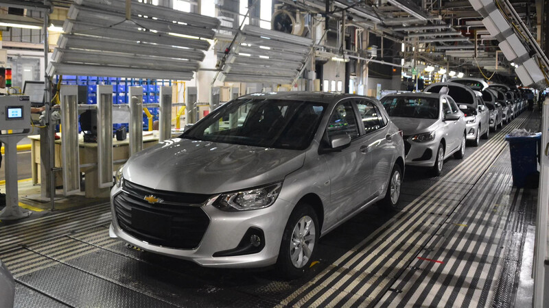 La falta de piezas electrónicas afecta la producción del Chevrolet Onix
