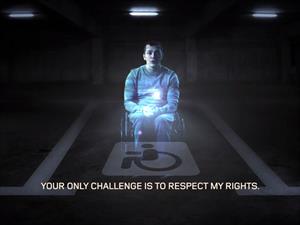 Hologramas para evitar que se estacionen en los cajones para personas con discapacidad