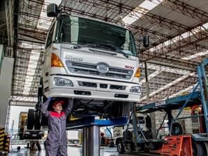 HINO pone a punto su bus o camión en clínica para sus clientes