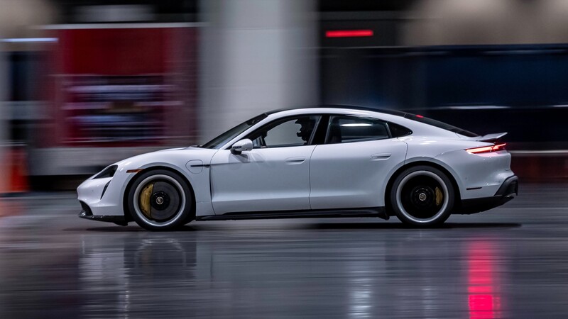 Porsche Taycan ostenta el récord de velocidad dentro de un espacio cerrado