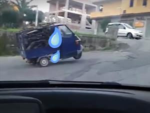 Video: El intento de este Piaggo Ape es tan gracioso como adorable