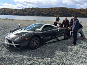 Un Pagani Huayra rescatado por una Honda CR-V