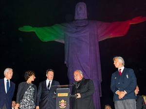 Pirelli ilumina el cristo redentor de Corcovado