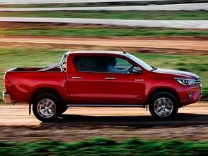 Toyota Hilux ¿por qué se dice que es indestructible?