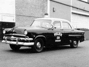 Del Ford Mainline al Responder Hybrid Sedán: 68 años de evolución