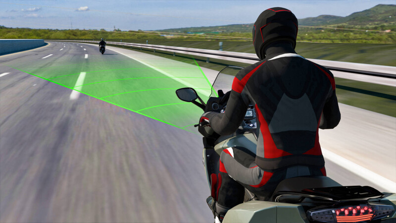 BMW desarrolla un control crucero adaptativo para motos