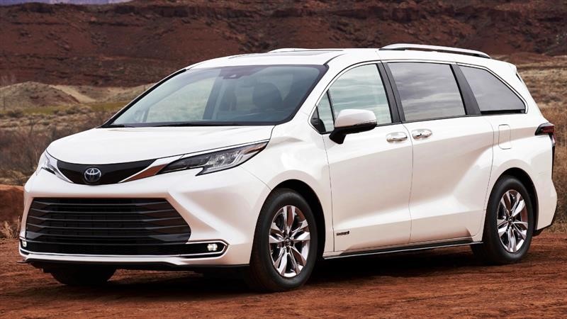 Toyota Sienna 2021 aparece como una minivan totalmente híbrida