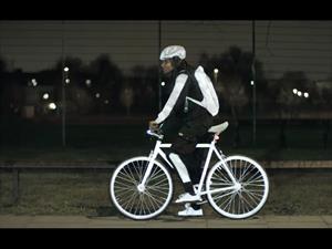 Volvo LifePaint, la pintura que te puede salvar la vida