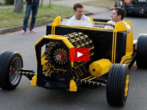 Un Hot Rod hecho de Lego a escala real y que funciona con aire comprimido