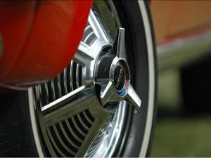 ¿Sabe cuáles son los carros clásicos más buscados en Internet?
