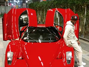 Floyd Mayweather venderá su Ferrari Enzo