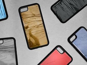 Volkswagen diseña fundas para celulares hechas de autos accidentados