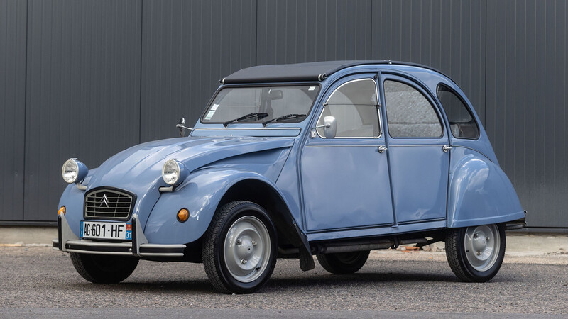 Venden un Citroën 2CV impecable a buen precio