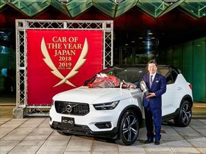 Volvo XC40, auto del año también en Japón
