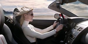 ¿Cómo manejar un auto de transmisión manual?