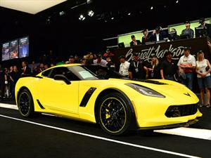 Chevrolet Corvette Z06 C7R Edition No 1 fue subastado por $500,000 dólares