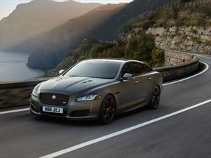Jaguar XJR575, performance y potencia para copar la parada