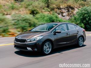 Kia contraataca en Argentina con los nuevos Cerato y Rio made in México