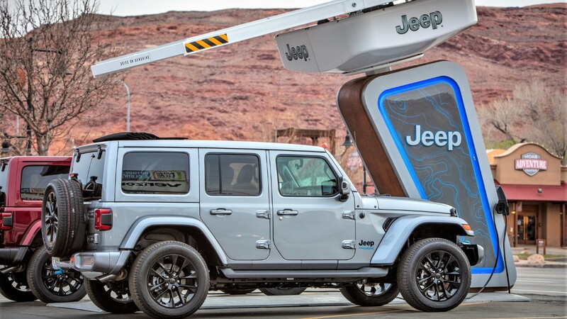 Al lanzar el 4xe, Jeep anuncia en EE. UU. que creará red de estaciones de carga para 4x4 eléctricos
