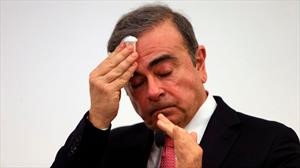 Sobre mojado: Carlos Ghosn ahora es demandado por Nissan