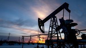 Aunque la bencina sigue cara, el precio del petroleo está bajando