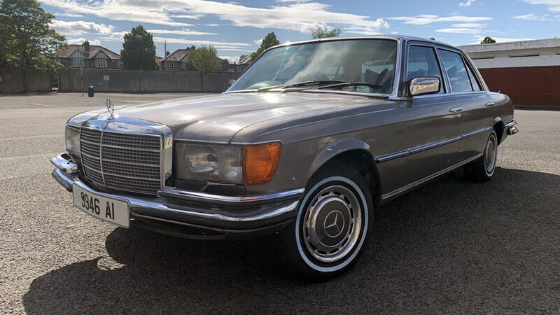 Podés comprar el Mercedes-Benz Clase S de Bono de U2 por menos de lo que cuesta una Hilux