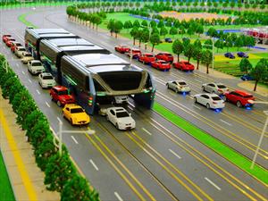 Transit Elevated Bus (TEB), el colectivo que pasa sobre el tránsito