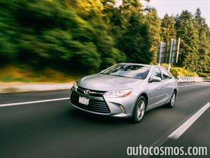 Toyota Camry 2015 a prueba