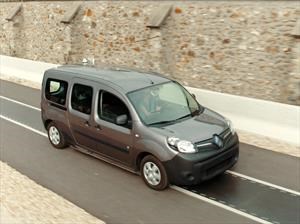 El futuro llegó: esta ruta recarga a los autos eléctricos en movimiento