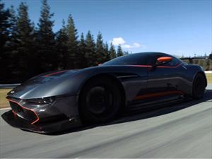 Video: Aston Martin Vulcan derrocha talento en pista