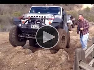 Video: Una nena de 9 años manejando un Jeep Wrangler