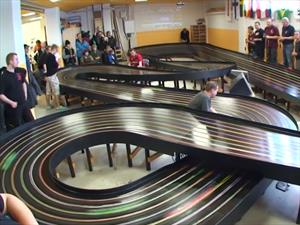 Impresionante carrera de autos slot
