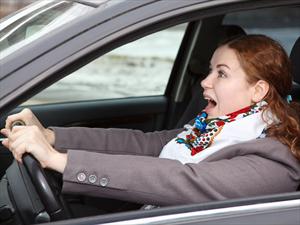 ¿Cómo detener tu auto si está fuera de control?