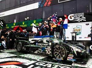 Fernando Alonso gana las 24 Horas de Daytona y hace historia