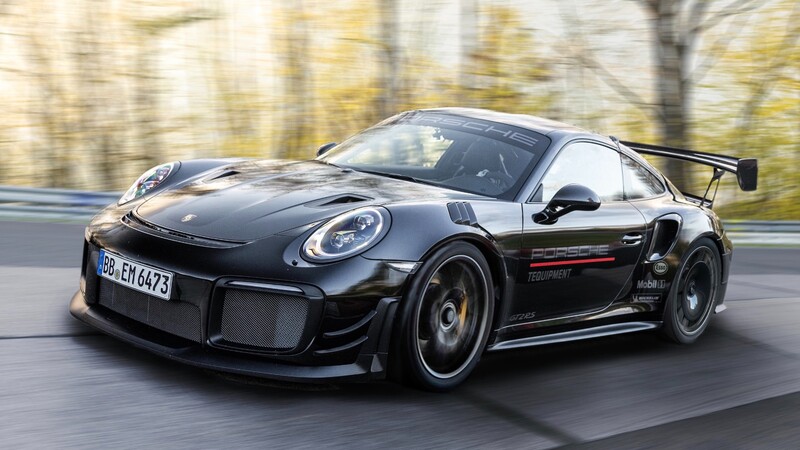Video: Porsche 911 GT2 RS se adueña del récord de Mercedes en Nürburgring