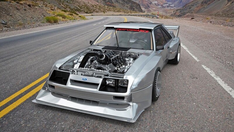 Este Mustang Fox tiene un V8 de 7.3 litros