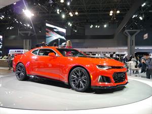 Chevrolet Camaro ZL1 2017, con 640 hp y caja de 10 velocidades