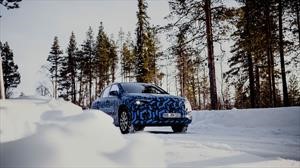 Mercedes-Benz se va a jugar a la nieve con crossover eléctrico EQA,