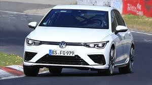 Volkswagen Golf R 2021 hace pruebas en la pista de Nürburgring